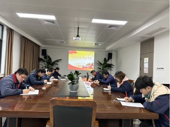 钢构公司开展“导师带徒”理论考试