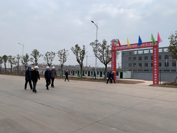 公司领导到江西汇盈电解项目指导工作 公司领导到江西汇盈电解项目指导工作