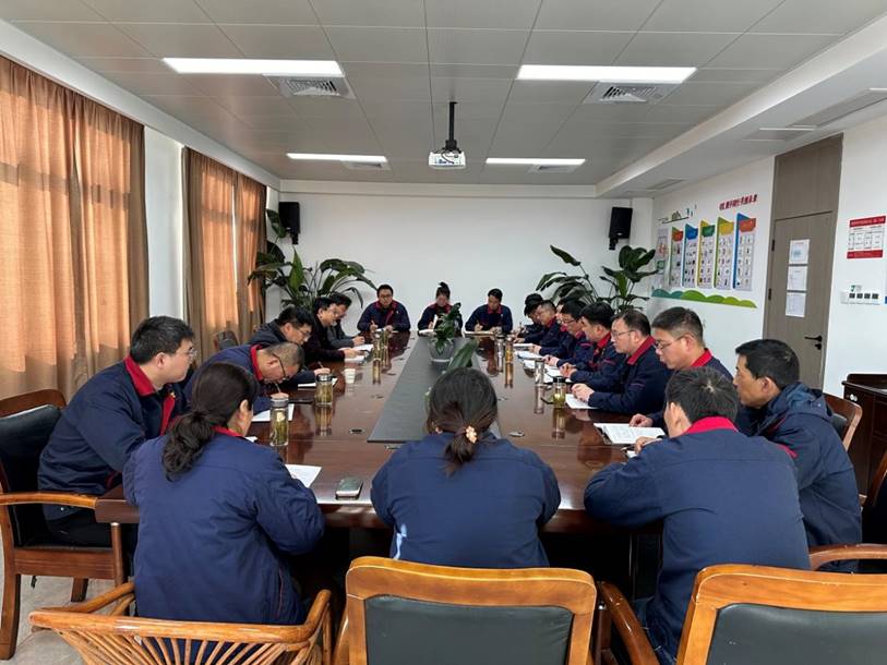 王伍升到钢构公司开展工作调研 王伍升到钢构公司开展工作调研