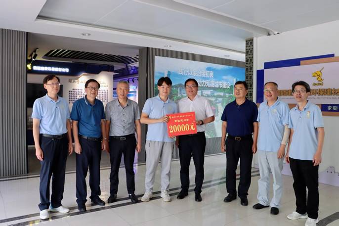 蒋培进到铜冠建安慰问一线员工 